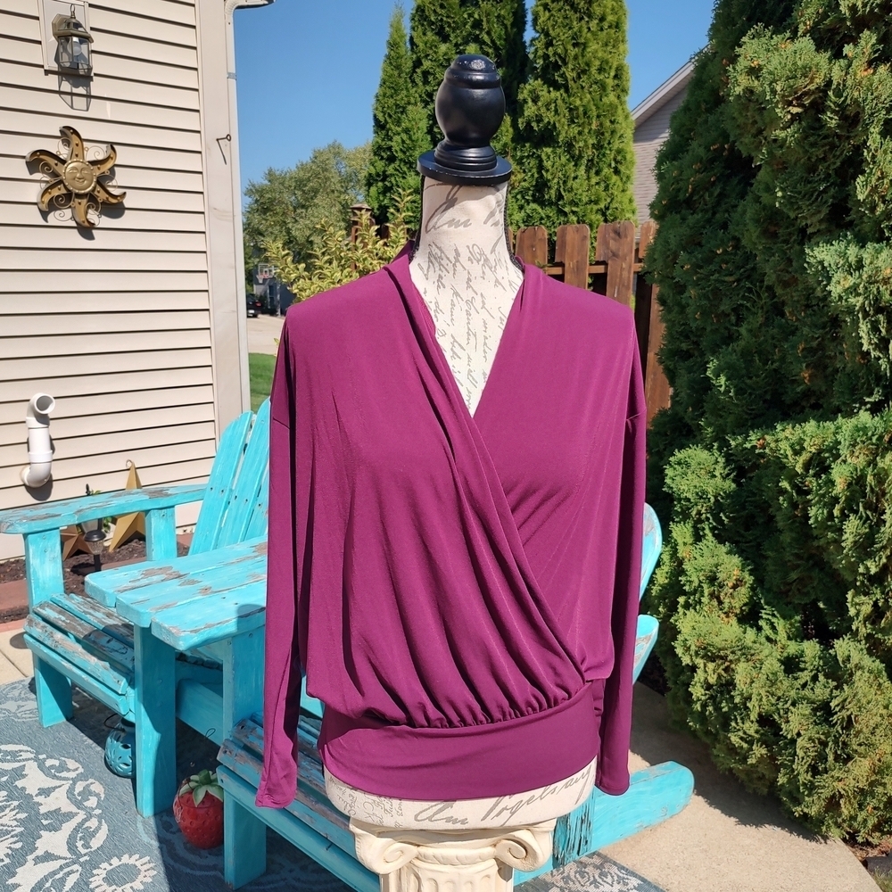 💥3/$20 Ann Taylor MP Maroon Long Sleeves Criss Cross Wrap Top!